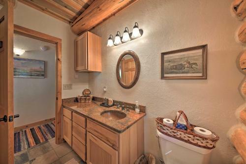 Scenic Riverfront Retreat With Hot Tub And Kayaks