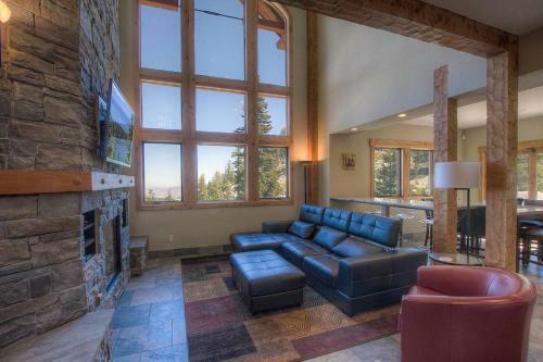 Stage Coach Run By Lake Tahoe Accommodations