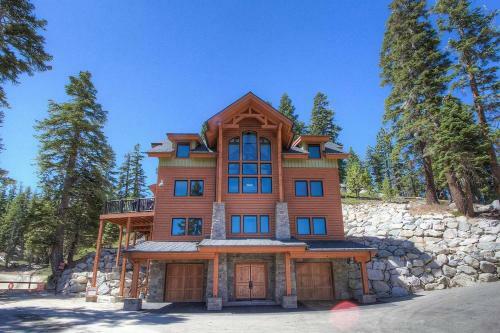 Stage Coach Run By Lake Tahoe Accommodations
