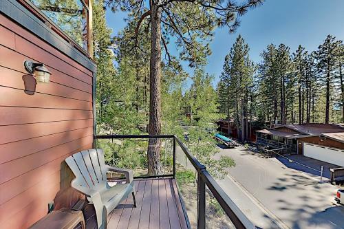 Immaculate Forest Home With Hot Tub - No Pets Home