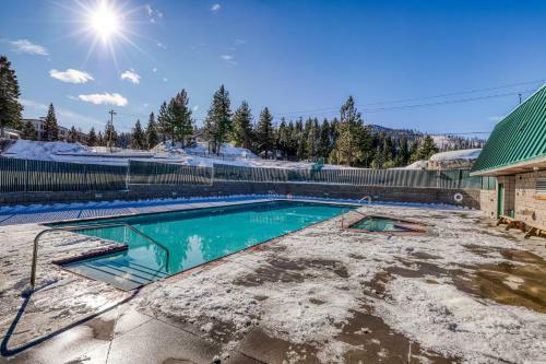 Exquisite Lakeview Tahoe Traveler