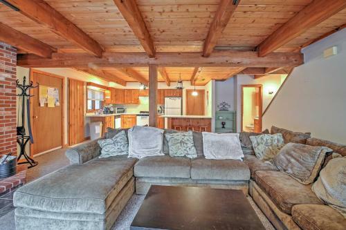 Spacious Bartlett Townhome Less Than 6 Mi To Attitash Mtn!