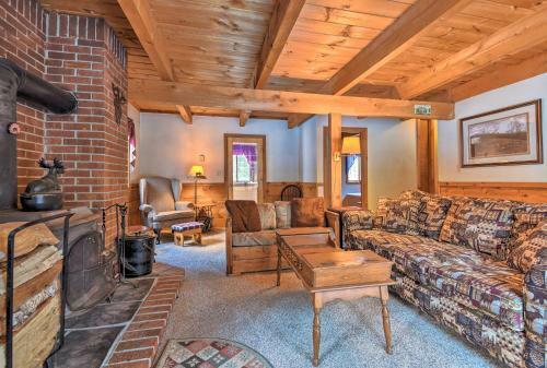 Cozy White Mountain Home - 5 Mins To Attitash Mtn!