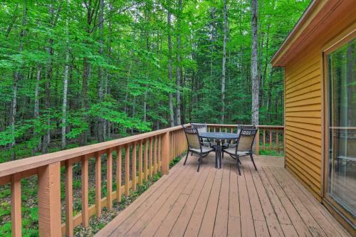 Cozy White Mountain Home - 5 Mins To Attitash Mtn!