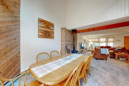 Top Notch Vacation Retreat