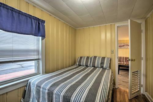 Apartamento Oceanside Retreat With Patio - Steps To Beach!
