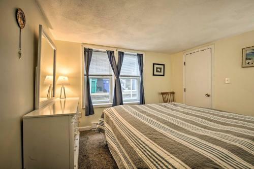 Apartamento Airy Coastal Getaway - Walk To Hampton Beach!