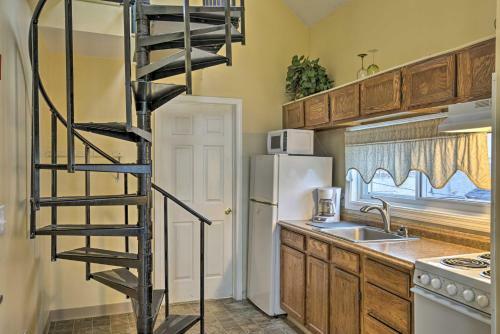 Apartment With Ocean Views Walk To Hampton Bch!