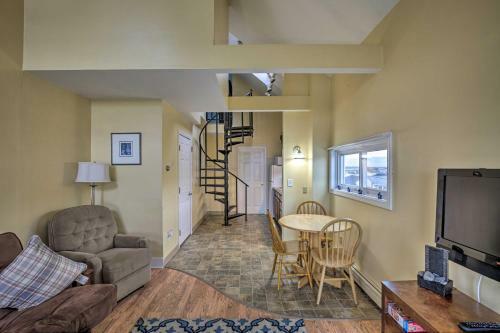 Apartment With Ocean Views Walk To Hampton Bch!