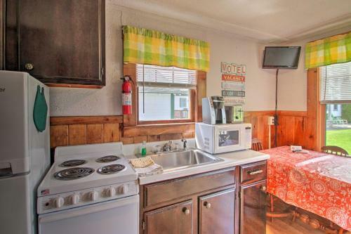 Charming Laconia Cottage Walk To Weirs Beach