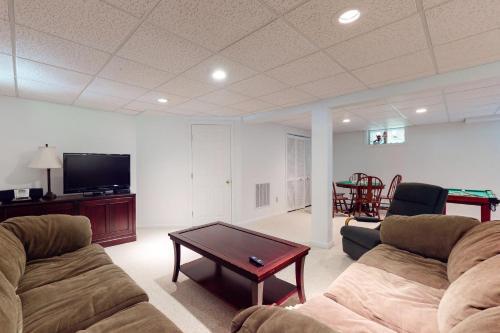 Fox Run Townhouse - Close To The Pool!