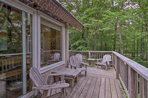 Conway Area Chalet With Mountain Views And Fire Pit!