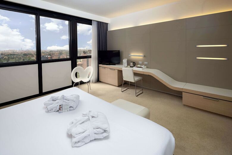 Hotel B4 Bologna Tower
