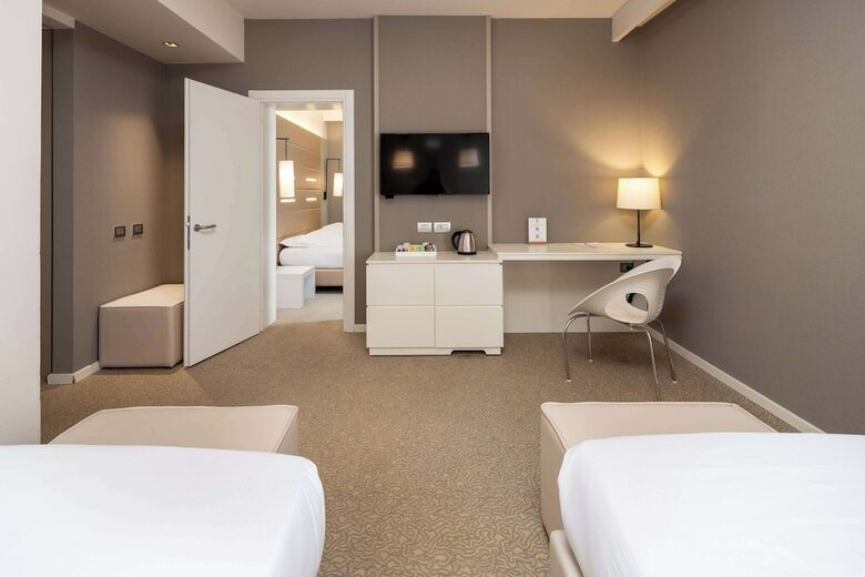 Hotel B4 Bologna Tower