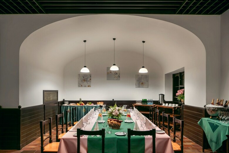 Hotel Ambassador-zlat� Husa