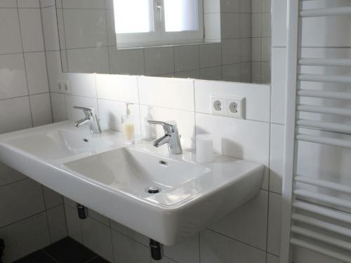 Chalet On A Ski-slope In Mauterndorf With Sauna & Jacuzzi