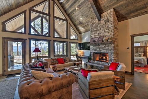Custom Mountain Home Views, Hot Tub And Fire Pit!