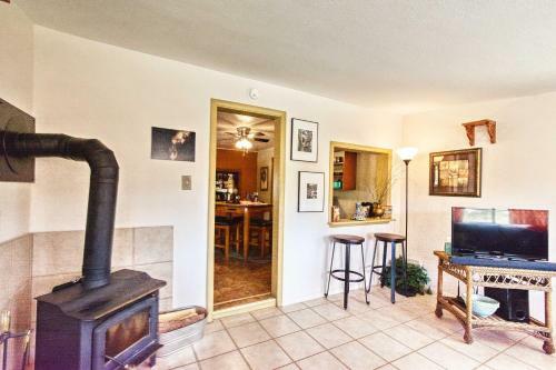 High Rolls Cottage With Mtn Views-8 Mi To Cloudcroft!