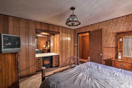 Reed Cabin With Deck - 3 Miles To Ski Cloudcroft!