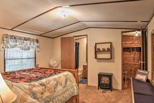 Rustic Cloudcroft Cabin With Deck-near Skiing And Fishing!