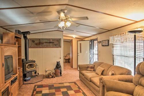 Rustic Cloudcroft Cabin With Deck-near Skiing And Fishing!