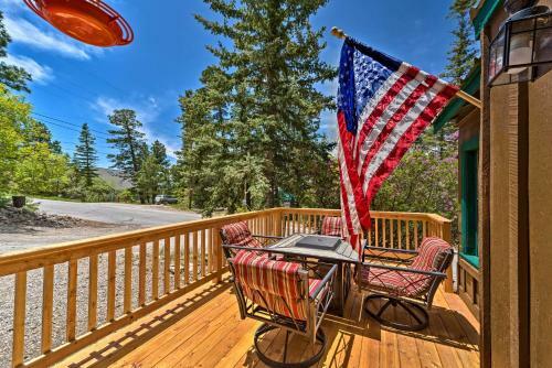 Cozy Outdoorsy Haven By Golf Course With Deck!