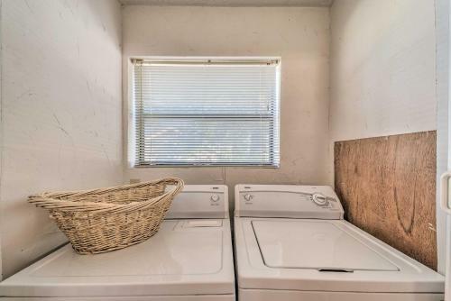 Charming Cloudcroft Cabin With Private Hot Tub!
