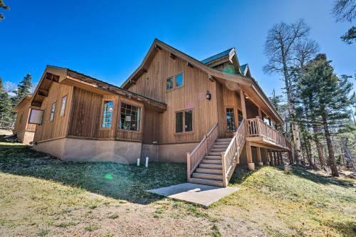 Grinning Bear Lodge With Deck, 5mi To Resort!