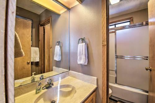 Apartamento Charming Angel Fire Condo With Ski Slope Access