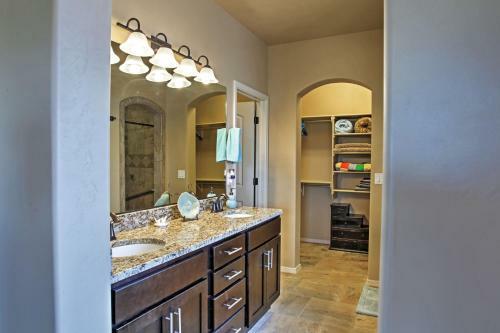 Las Cruces Home With Patio And Organ Mountain Views!