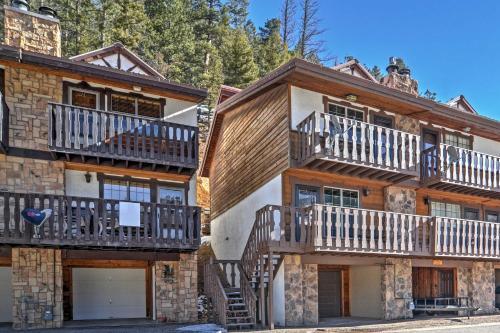 Red River Home With 2 Balconies - 1 Block To Main St!