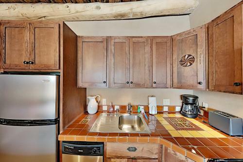 Apartamento Luxe 2-unit Hideaway - Historic Suite & Casita Duplex