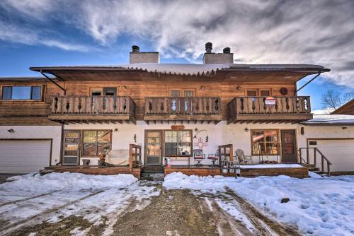 Red River Retreat In Town With Mtn Views And Yard