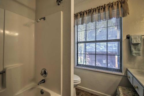 Ruidoso Cabin With Hot Tub And Golf Course Views!