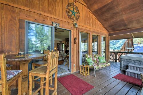 Ruidoso Cabin With Hot Tub And Golf Course Views!