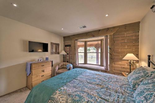 Rustic Ranch Retreat - 16 Mi To Ski Apache!