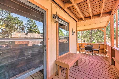 Apartamento Cozy Retreat With Deck - 2 5 Mi To Cedar Creek!