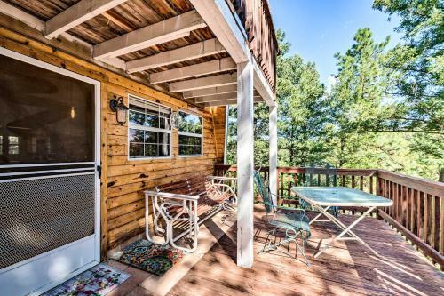 Quirky, Secluded Ruidoso Cabin 18mi To Ski Apache
