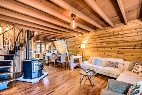 Quirky, Secluded Ruidoso Cabin 18mi To Ski Apache