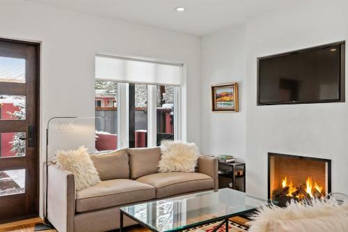 Casa Rojo - Sleek And Comfortable, Blocks From The Plaza