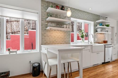 Casa Rojo - Sleek And Comfortable, Blocks From The Plaza