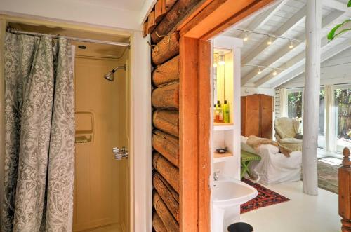 Charming Santa Fe Studio Cabin With Sauna And Patio!