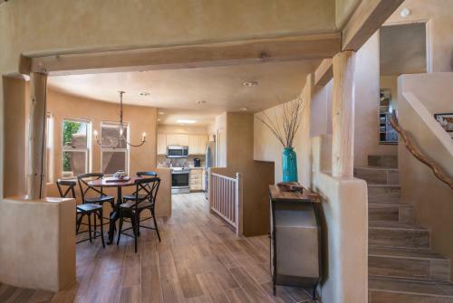 3 Bedroom - 20 Min. Walk To Plaza - Valle Del Sol