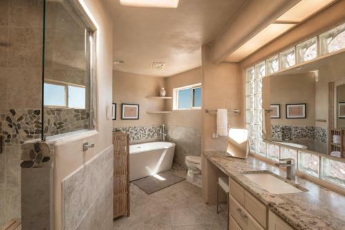 3 Bedroom - 20 Min. Walk To Plaza - Valle Del Sol