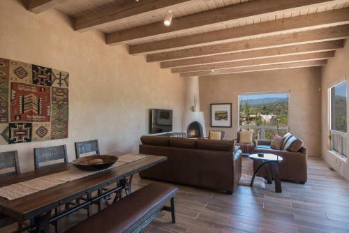 3 Bedroom - 20 Min. Walk To Plaza - Valle Del Sol