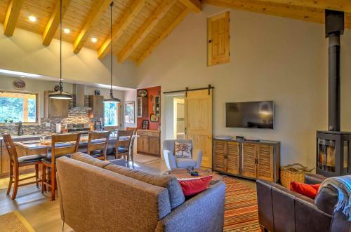 Hidden Santa Fe Gem - Nestled In Tesuque Hills!