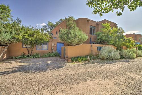 Adobe Townhome With Private Patio Less Than 1mi To Canyon Road
