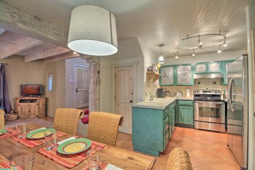 Adobe Townhome With Private Patio Less Than 1mi To Canyon Road