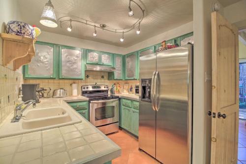 Adobe Townhome With Private Patio Less Than 1mi To Canyon Road