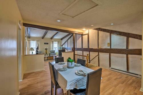Albany Apartment Steps From The New York Capital